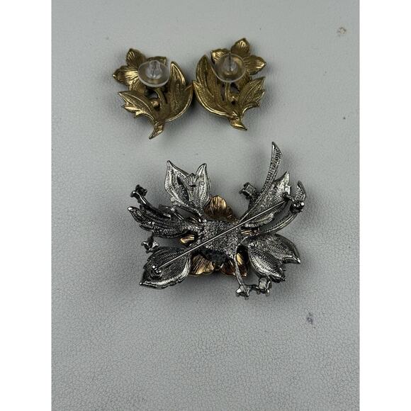 Avon Vintage Brooch & Pierced Earring Set Rich Christmas Faux Pearl Red Green - Picture 7 of 11